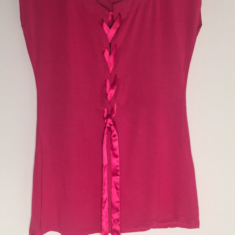Fuschia Sleeveless Blouse Size Medium - Picture 2 of 4
